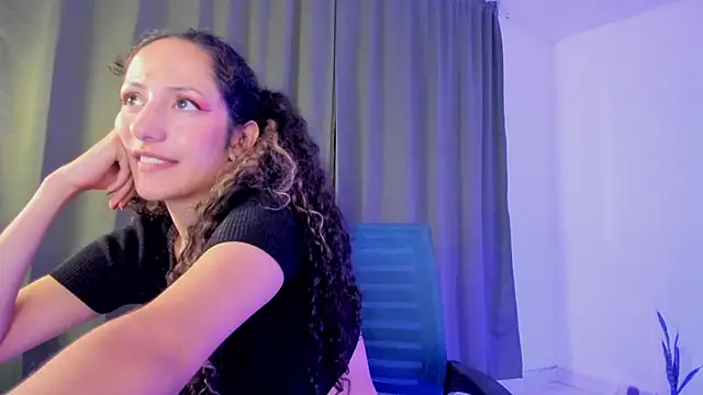 Lucia_Fuster's Live XXX Chat