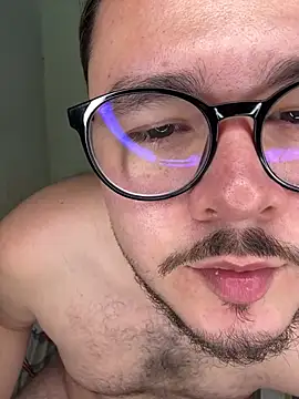 SubBoy_bear Adlı Modelin Canlı XXX Sohbeti