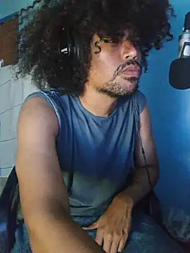 הופעת וובקאם של AfroxOriental