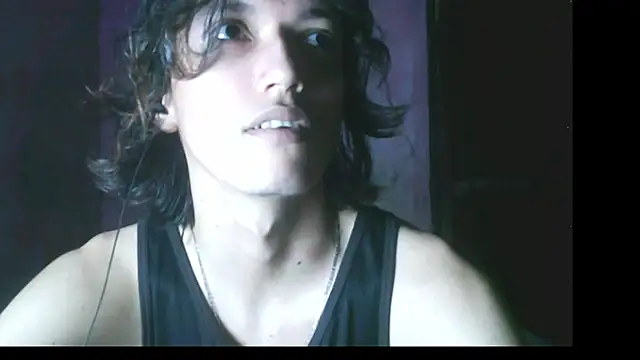 XXX chat uživo modela cherryuwu