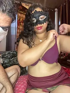IndianLatinaa's Live XXX Chat