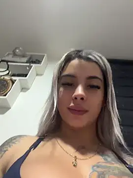 Živý XXX chat YouCandiSumisa