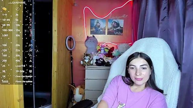 XXX chat uživo modela Fiery_Brunette_