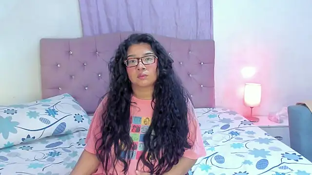 Latinabombsheell's Live XXX Chat