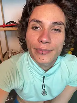 XXX chat uživo modela LittleTymmy