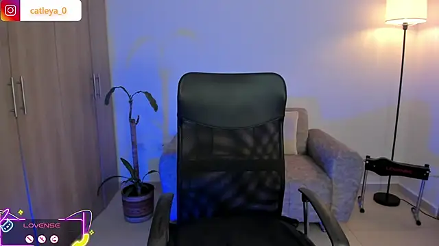 צ'אט XXX בשידור חי של catleya_0