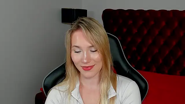Živý XXX chat ElaraVoltage
