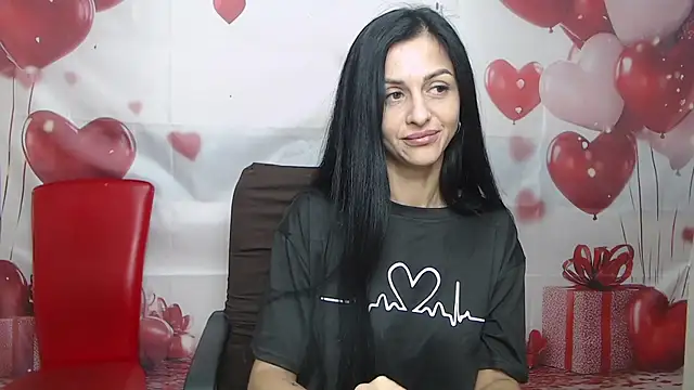 EvaClarkk Adlı Modelin Canlı XXX Sohbeti