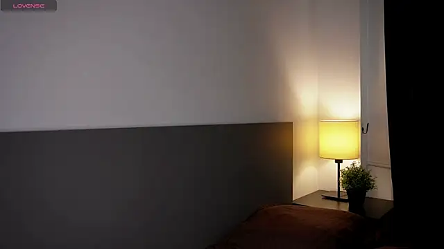 jasminee_rosee_'s Live XXX Chat