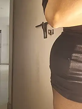 DIRTYSECRET_QUEEN_07 Adlı Modelin Canlı XXX Sohbeti