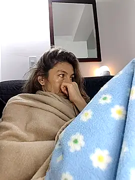 estrella_tasty: απευθείας συνομιλία ΧΧΧ
