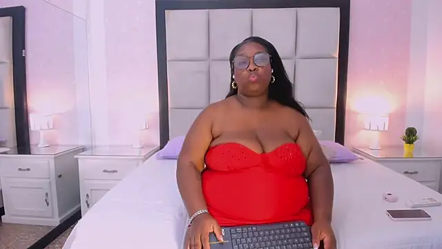 TreisyVixen live XXX chat