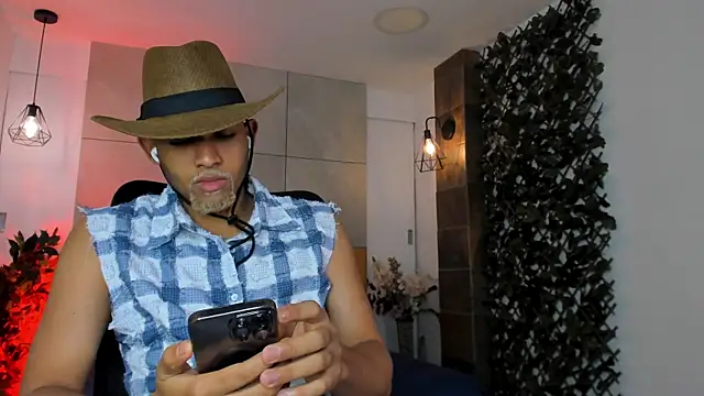 Chat XXX en directo de B_Wild