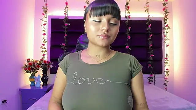 Chat +18 de sweelanna__ ao vivo