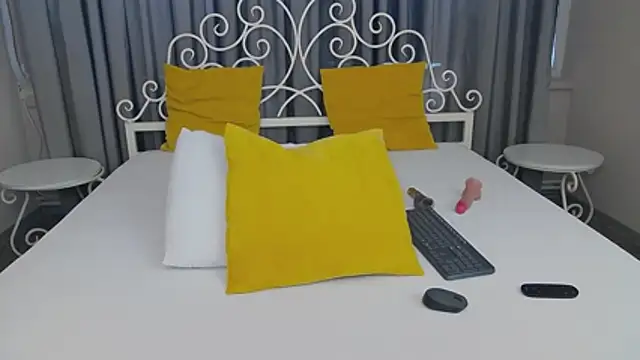 AndoraSweet XXX чат на живо