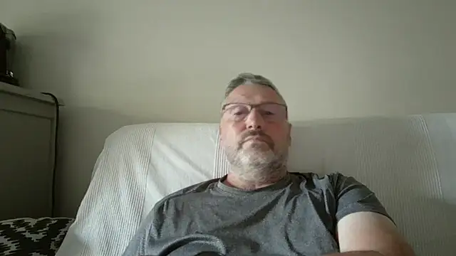 Chat +18 de doudou310 ao vivo