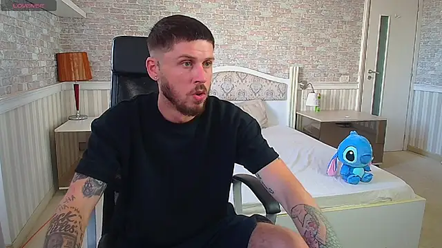 Chat +18 de JonahShaw ao vivo