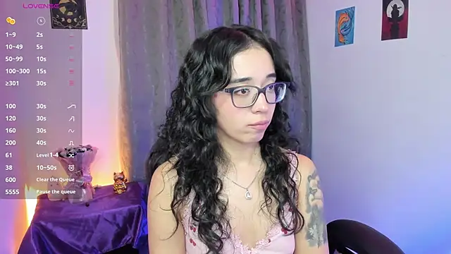 צ'אט XXX בשידור חי של indra_cam