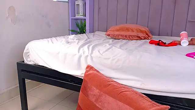 צ'אט XXX בשידור חי של MatildaTaylor__