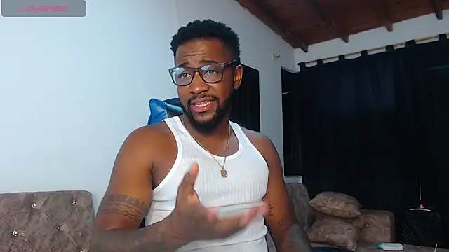 Chat XXX en directo de Drake_Nassir4