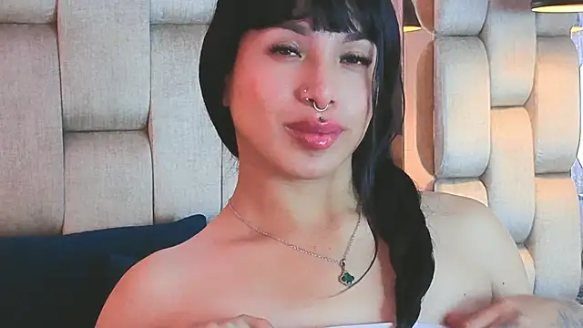 MeelFoxのライブXXXチャット