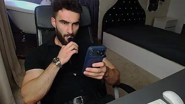 MicahLane Chat XXX in diretta