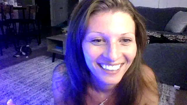 Chat +18 de LuciousItaliaaa ao vivo