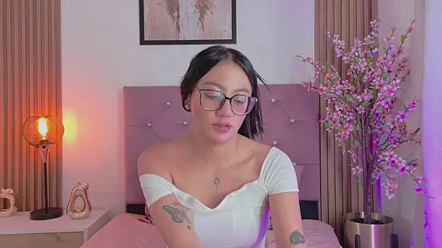 ravena_queen Chat XXX in diretta
