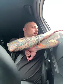 Онлайн чат XXX urinkedgod