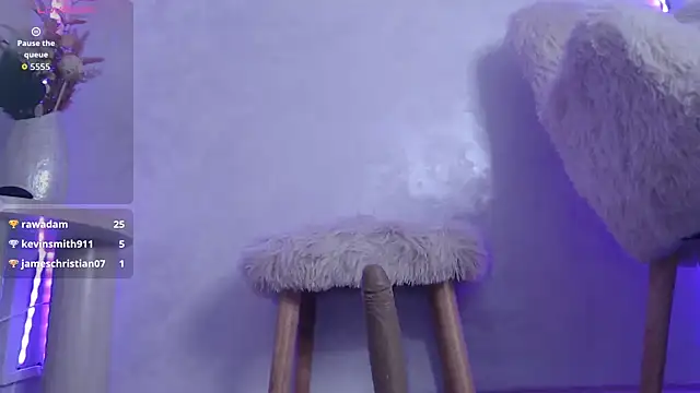 EmberLuna_ Chat XXX in diretta