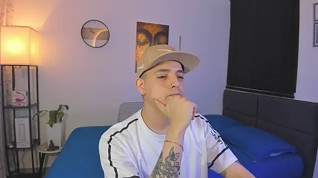 alejandro_calderon1's Live XXX Chat