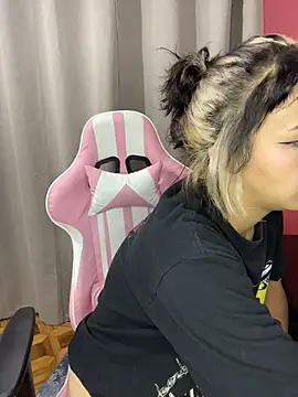 RebelKitty_ Chat XXX in diretta