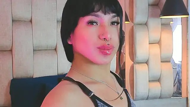 MeelFox Live XXX Chat