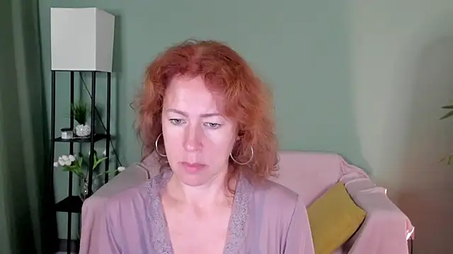 دردشة LeticiaRomano الجنسية المباشرة