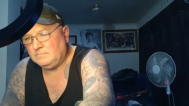 KINKYBLUEYES69 Webcam Show