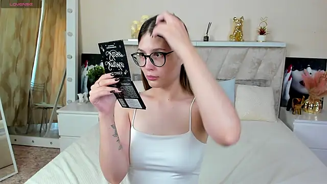 AmelliaClark's Live XXX Chat