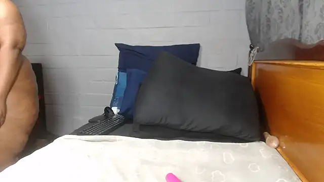 05BUTDIVAXXX live XXX chat