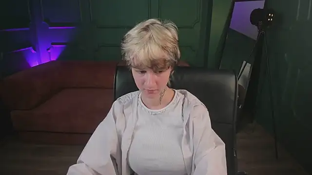 Senpai_Sins Chat XXX live