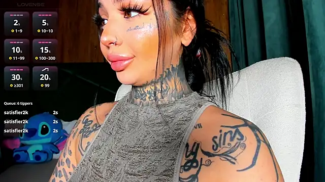 CreamyInkky_ élő XXX-chatje