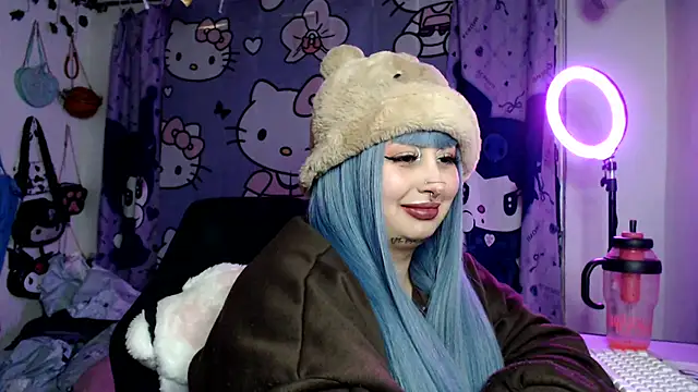 lussyevans24 live XXX chat