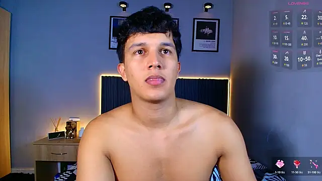 Chatroom XXX en direct de Leo_Savage_