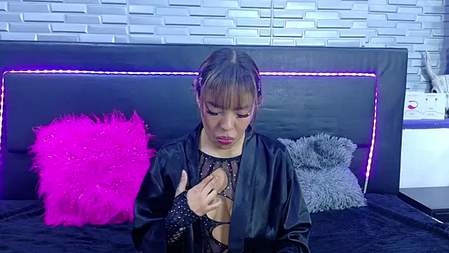 Chat +18 de SeraphynLuxora ao vivo