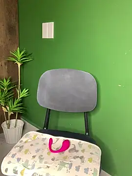Una-Babyy Adlı Modelin Canlı XXX Sohbeti