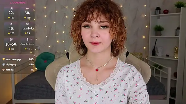 Kira__Fluffy Chat XXX live