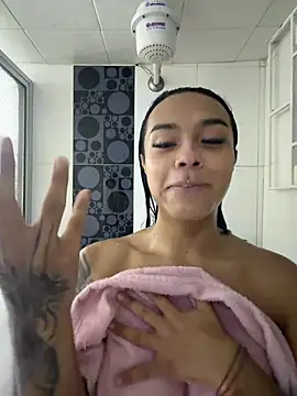 _Tinaqueen XXX чат на живо
