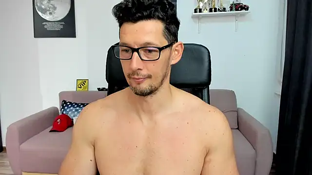 BrutusK08 – Naživo XXX chat