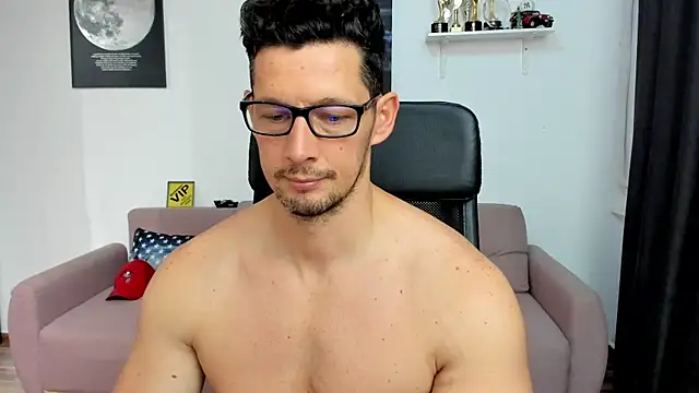 BrutusK08 Chat XXX in diretta