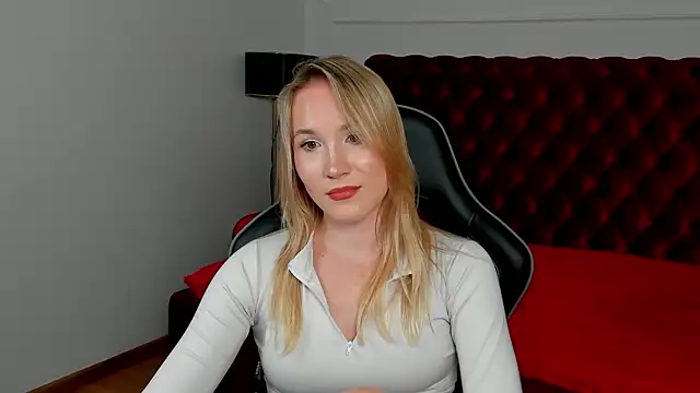 XXX chat uživo modela ElaraVoltage