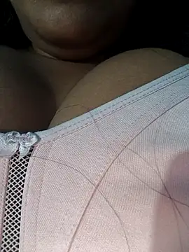 Czat XXX na żywo – Missdiwani