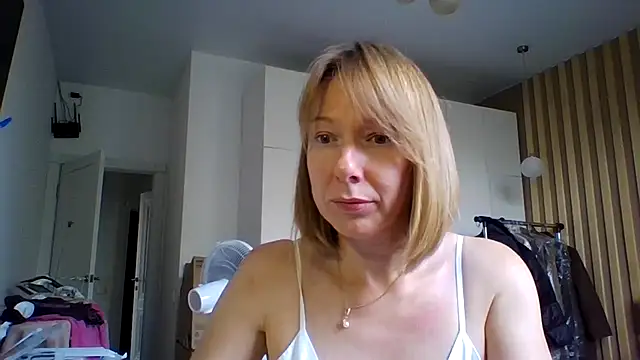 Deloriada XXX чат на живо